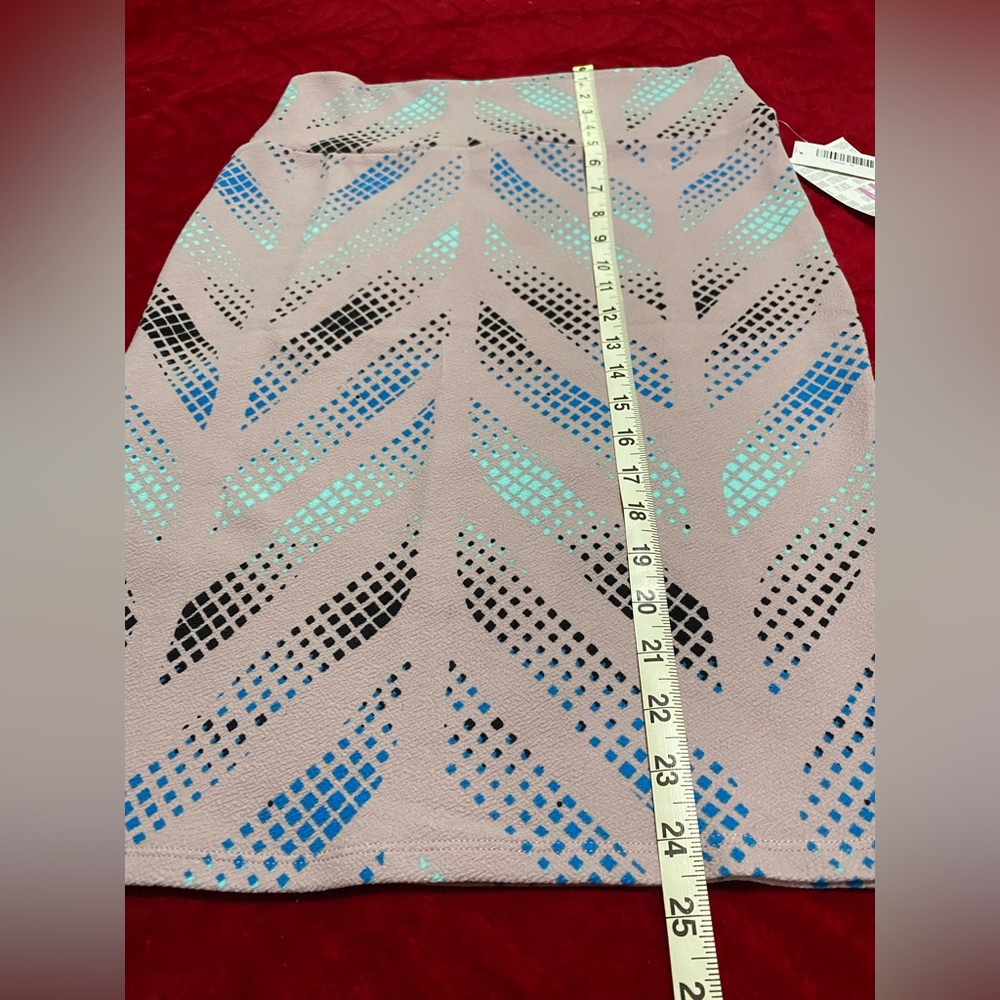 CLOSET CLEAR OUT ON ALL LULAROE MAKE A OFFER BUNDLE NWT MEDIUM STRETCH HIGHWAIST - Picture 4 of 11